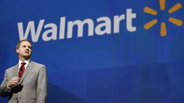 Doug McMillon, jefe de operaciones internacionales  de  Walmart Stores, reemplazará a Mike Duke  como presidente y CEO.