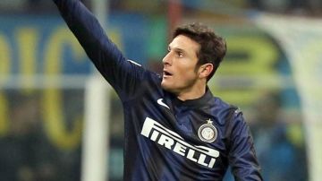 Javier Zanetti, con más de 40 años, sigue siendo un emblema en el Inter de Milán