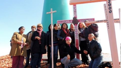 Organizaciones de Chihuahua, que velan por la seguridad y justicia femeninas, conmemoraron el Día de la No Violencia contra la Mujer en Ciudad Juárez.