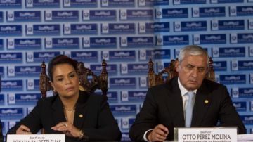 La vicepresidenta de Guatemala, Roxana Baldett, y el presidente de Guatemala, Otto Pérez Molina, en conferencia de prensa, ayer.