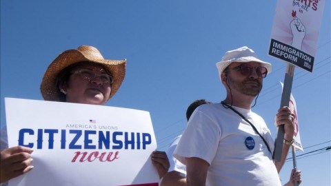Durante el último mes este grupo de voluntarios ha viajado unas 6,000 millas a través de la nación y han participando en diferentes vigilias y rezos por la reforma migratoria.