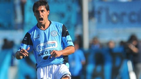 Guillermo Farré celebrA su gol   ante el Arsenal.