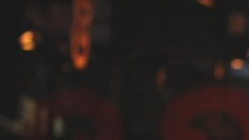 María Hernández sobrevive ganando $8 por hora como niñera.