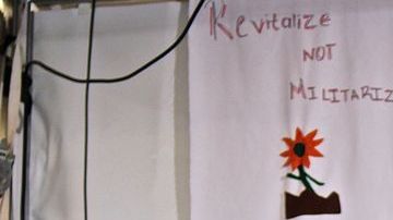 Bernice King, hija del fallecido líder de los derechos civiles Martin Luther King III, habla durante el acto religioso en la “carpa comunitaria” donde se realiza el ayuno.