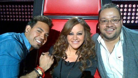 Jacob Yebale (izq.) y Jorge Armando Sánchez (der.), con Jenni Rivera.