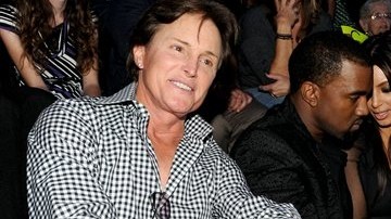 La revista Star publicó hace un mes que a Bruce le gusta comportarse como mujer.