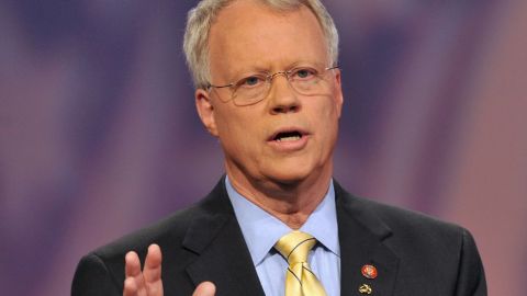 El congresista republicano Paul Broun, dijo en una oportunidad que los “inmigrantes indocumentados son delincuentes y deben ser tratados como tal”.
