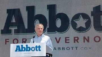 El procurador general de Texas, Greg Abbott, habla en una actividad para anunciar su candidatura a gobernador del estado en los comicios de 2014.