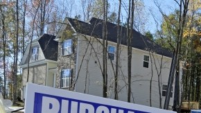 Las empresas de la industria y la construcción generaron 18 mil empleos en cada ramo. La cifra es la más alta para el sector industrial desde principios de año.