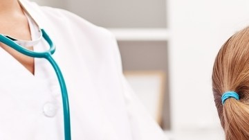 En las primeras etapas de la enfermedad, la tos ferina es muy parecida al refriado común.