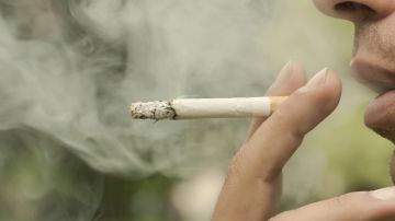 Los cigarrillos con sabores se han convertido en el medio idóneo para incitar a los jóvenes a fumar.