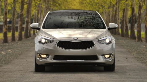 El Cadenza fue diseñado por el jefe de diseño de Kia, Peter Schreyer.