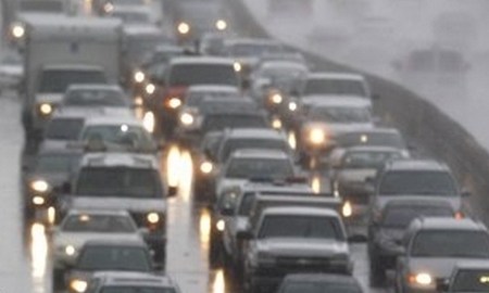 Autoridades esperan abrir la autopista 5 alrededor de las 2 p.m. si las condiciones climáticas lo permiten.