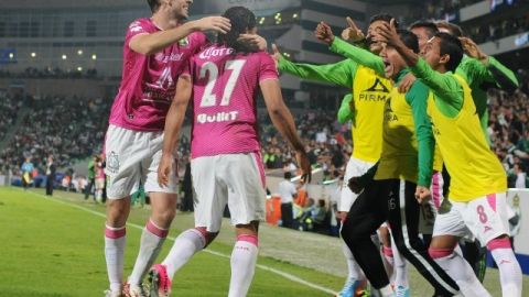 Los jugadores del León celebran su pase a la final del torneo Apertura 2013
