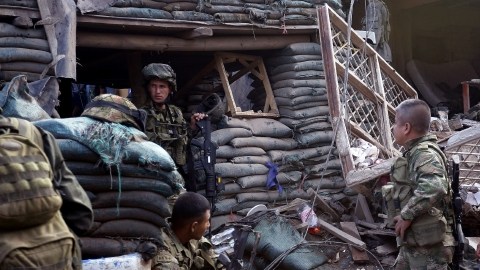 Las FARC revivieron ayer el fantasma del terrorismo en Colombia por un ataque con explosivos contra un puesto policial de Inzá, Cauca.
