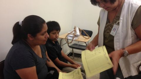 Los latinos parecen estar más informados que la población en general, según el sondeo.