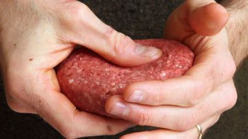 Los consumidores cuestionan el uso de antibióticos en animales cuya carne está destinada al consumo.