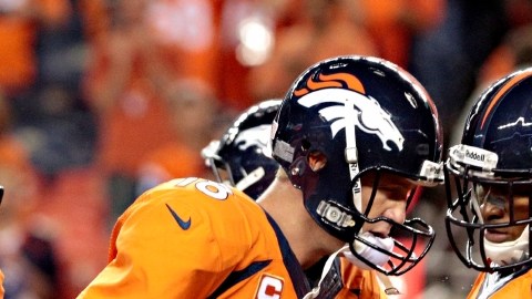 Manning (izq.) y Demarylius Thomas, dos pilares de los Broncos.