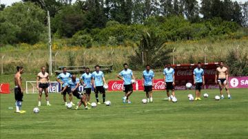 La selección de Uruguay, cabeza del Grupo D, debutará en el Mundial el 14 de junio frente a Costa Rica en la ciudad de Fortaleza. EFE/Archivo