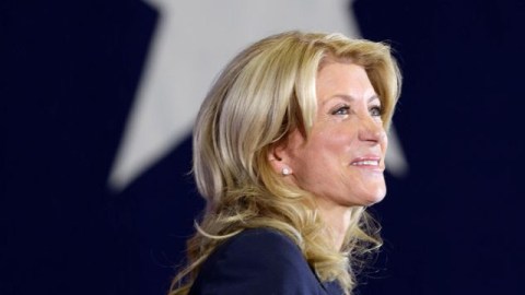 Wendy Davis se postuló el 3 de octubre para ser la candidata demócrata para la gobernación.