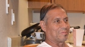 Muchos no saben si quedarse a recibir un limitado tratamiento médico  o regresar con su familia a sus países de origen.