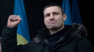 Klitschko ya es 'Campeón Emérito'.