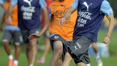El padre del futbolista uruguayo denunció el robo.