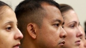 Un grupo de agentes durante una graduación del LASD. Un programa denominado "Amigos del Sheriff" fue abolido recientemente.