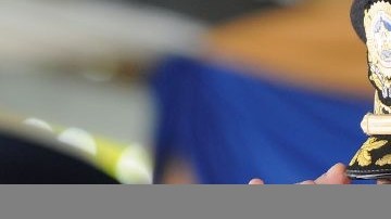 El general Juan Carlos Bonilla, Jefe de Policía de Honduras fue despedido el 19 de diciembre, acusado de dirigir escuadrones de la muerte.