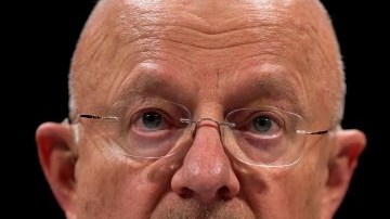 James Clapper, director de Inteligencia Nacional, dijo que el presidente George W. Bush dio una autorización inicial para que se espiara como parte del Programa de Vigilancia de Terroristas.