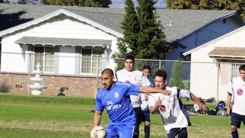 Acción del juego entre Morelia y Atlas de la Liga ASTA.