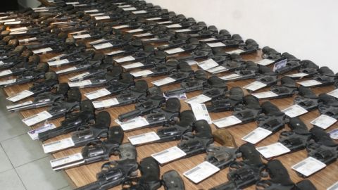 El 60 por ciento de las armas decomisadas en El Salvador proceden de Estados Unidos.