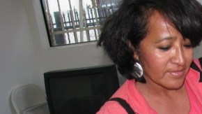 Monserrat Bernardino llegó ayer para donar juguetes y así poder ayudar a los niños que trabajan en el campo.