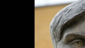 Imagen de una de las tantas estatuas que en honor a Alan Turing pueden ser apreciadas en Gran Bretaña.