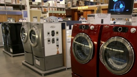 'Casi todos los sectores tuvieron un aumento de los pedidos en noviembre' con sólidos avances en varias categorías, dijo  una economista.