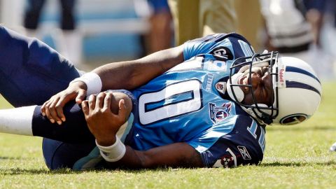 El quarterback de los Titans, Vince Young.