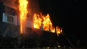 Un tren de pasajeros se incendió en el sur de la India.