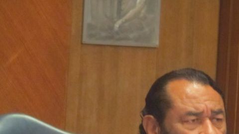 Los congresistas demócratas Al Green y  Joaquín Castro durante un foro sobre la reforma migratoria en la cámara de la Alcaldía de Houston.