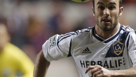 Landon Donovan se convirtió en el 2013 en el jugador mejor pagado de la MLS, al firmar un contrato de 20 millones de dólares por 4 campañas.