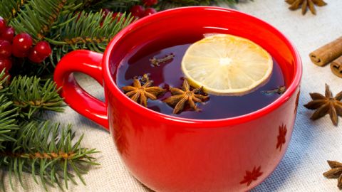 El vino caliente también se conoce como mulled wine.
