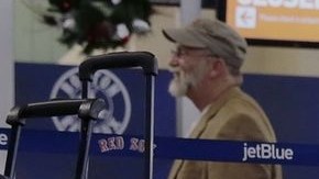 En el aeropuerto Logan, en Boston, la orden es descansar hasta que se reanuden las operaciones.