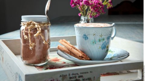 La canela es una especia imprescindible en la cocina mexicana.