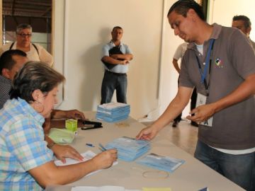 Por primera vez los salvadoreños en el exterior podrán ejercer su derecho al voto.