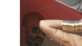 Rihanna cambió varias veces de vestuario para la sesión de fotos.