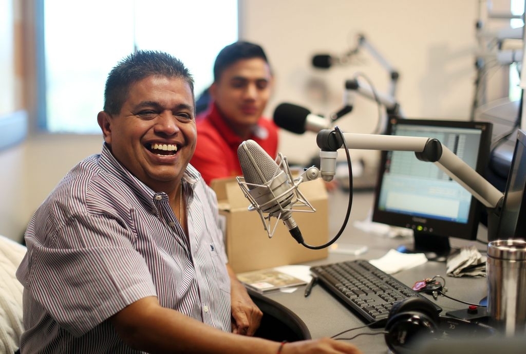 El Mandril Regresa Triunfal A La Radio La Opinion Escucha el show del mandril en vivo, por radio 99.3, te permite escuchar radio 99.3 y podcast aplicacion, ligera estable y segura. la opinion