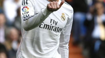 El delantero galés del Real Madrid, Gareth Bale,   se convirtió en el fichaje más costoso en la historia del fútbol mundial.