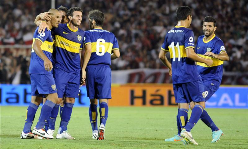 Después de tres años con un solo título, en la Copa Argentina 2011/12, Boca Juniors afrontará este campeonato como única competencia del semestre ya que no logró la clasificación a la Copa Libertadores.