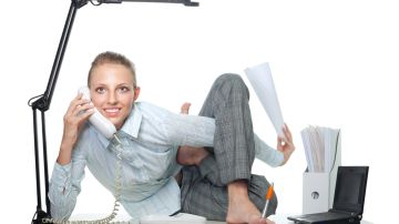Si llevas una vida sedentaria, es muy importante que hagas ejercicio en la oficina.