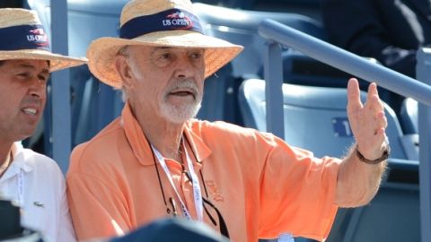 Sean Connery niega haber tenido tratos con los exalcaldes de Marbella Jesús Gil y Julián Muñoz.