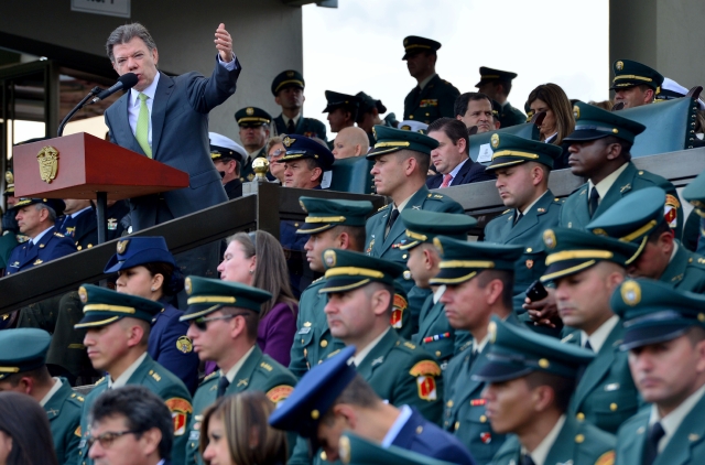 El presidente de Colombia, Juan Manuel Santos, hizo una enérgica defensa de las instituciones militares, ayer.